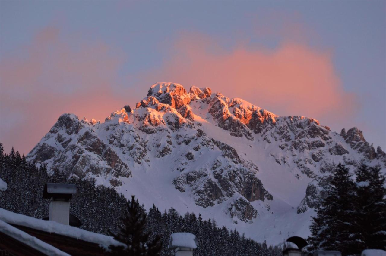 Hotel Soreghes Gran Chalet Campitello di Fassa Exterior photo